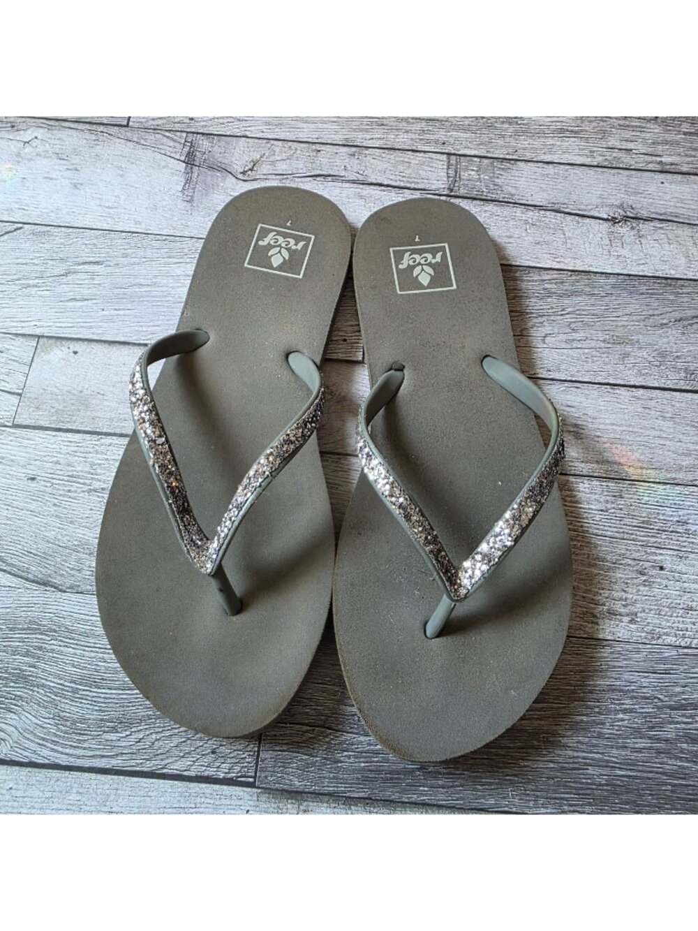Reef Womens Glitter Flip Flops Size 7 Gray & Silver Sparkle Casual Sandals